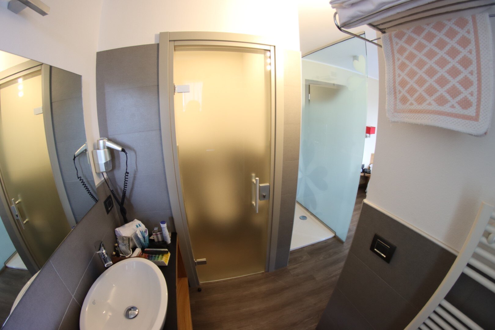 Harmony Suite Hotel-浴室