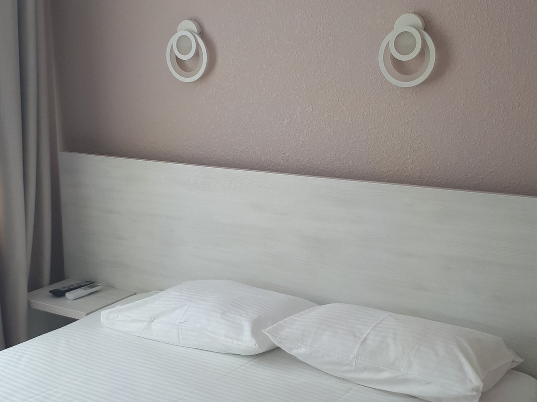 Vstrecha Hotel