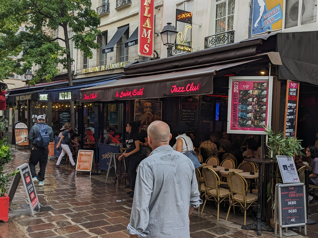 Le Baiser Sale酒吧-巴黎必去景点