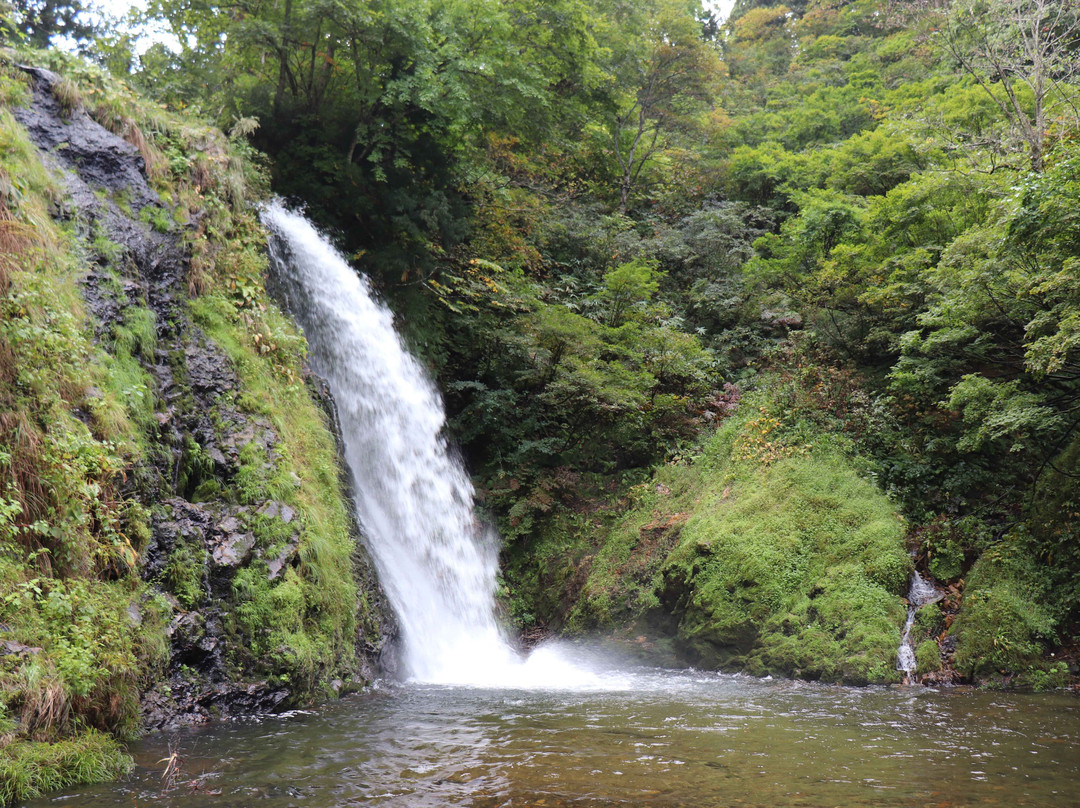 Shirugane Falls-尾花泽市必去景点