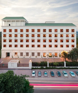 DLF Club 3酒店图片