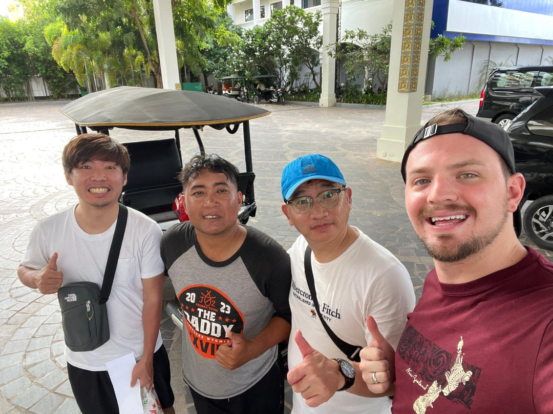 Ron Tuk Tuk Driver景点图片