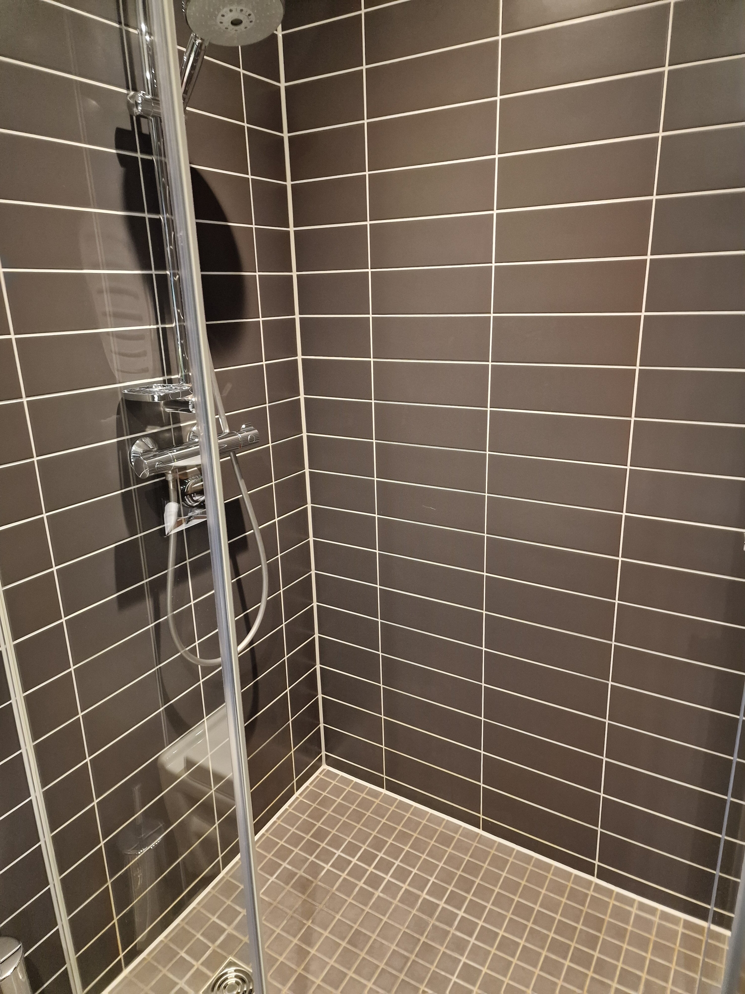 Ginn City & Lounge Hotel Ravensburg-浴室