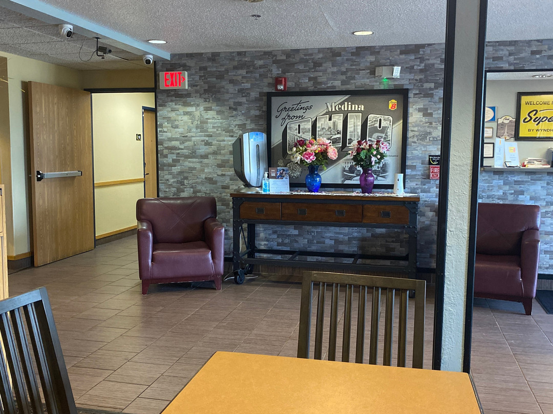 梅迪纳速8酒店主图