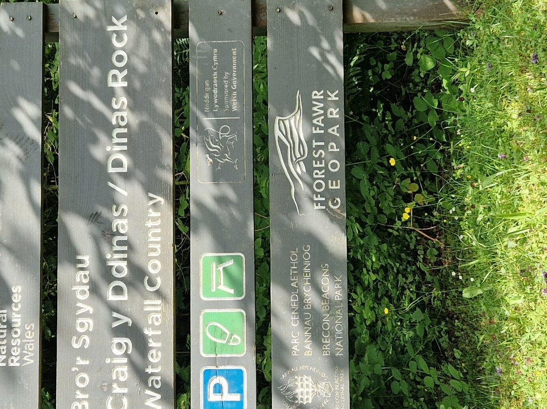 Dinas Rock景点图片