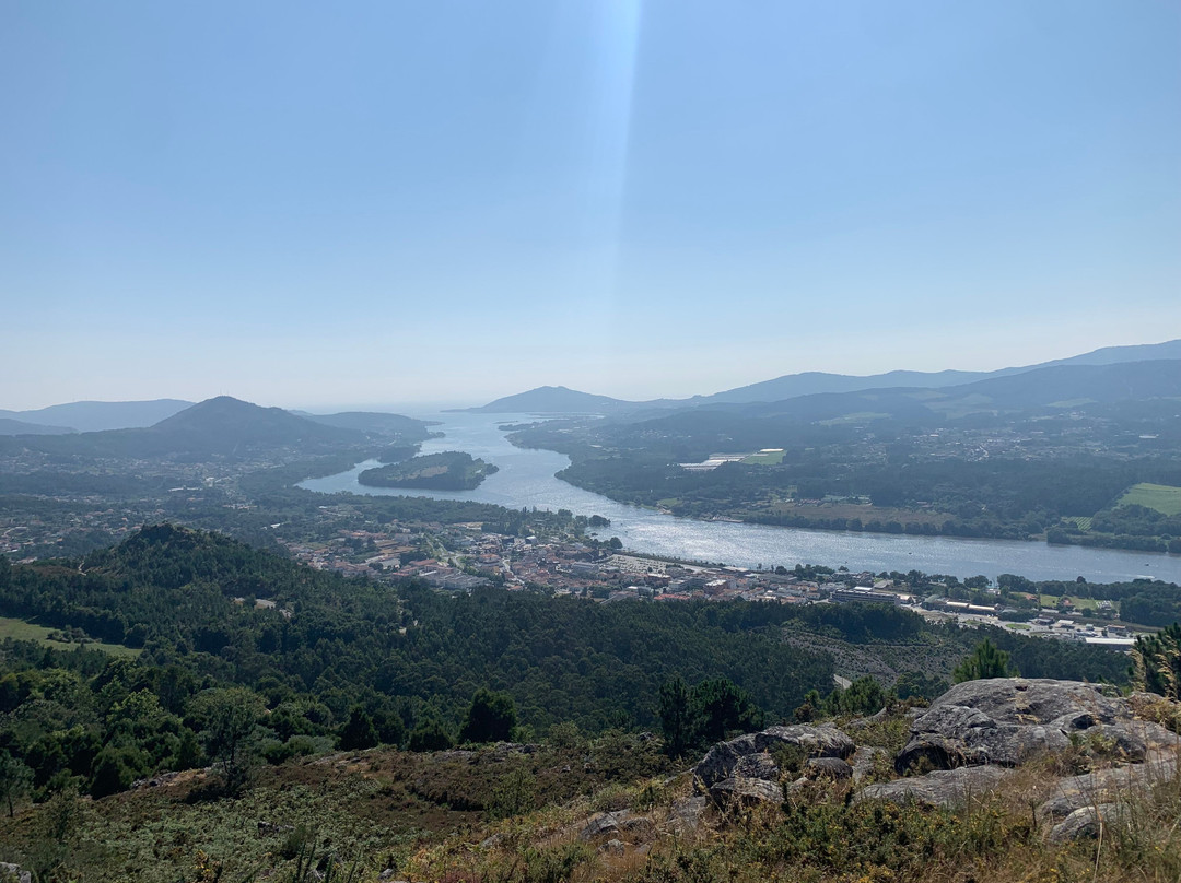 Miradouro e Baloiço Do Cervo景点图片