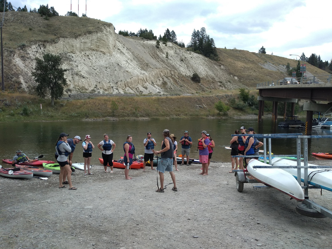 Far Out Gear Rentals-Radium Hot Springs必去景点