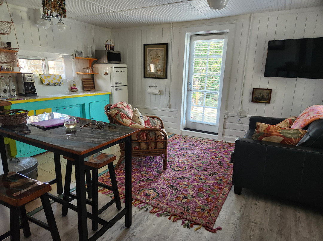 Firefly Cottages Cedar Key主图