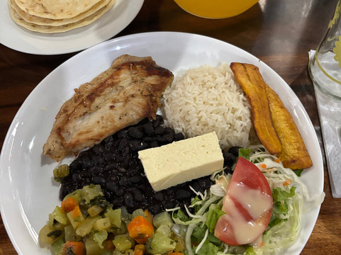 Plate Transfer and Tour-利比里亚必去景点