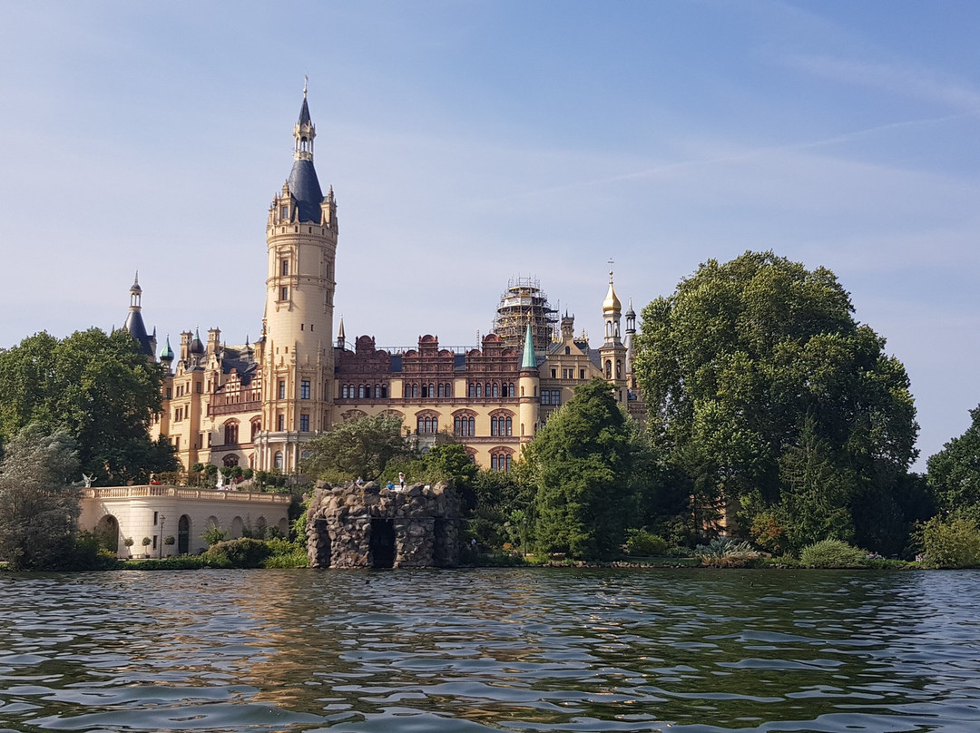 Bootscharter Schwerin - direkt am Schweriner Schloss景点图片