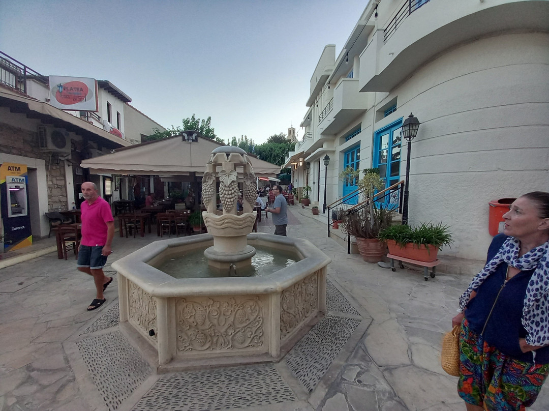 Pissouri Village Square-皮索里必去景点
