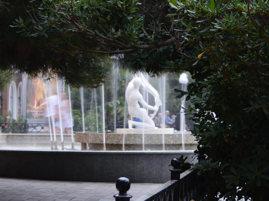 Rybak  Fountain-阿卢什塔必去景点