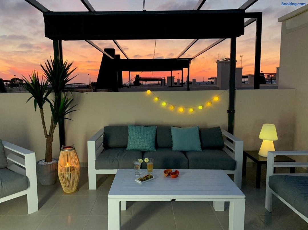 Palmera 412 - Atico moderno con solarium y vista piscina