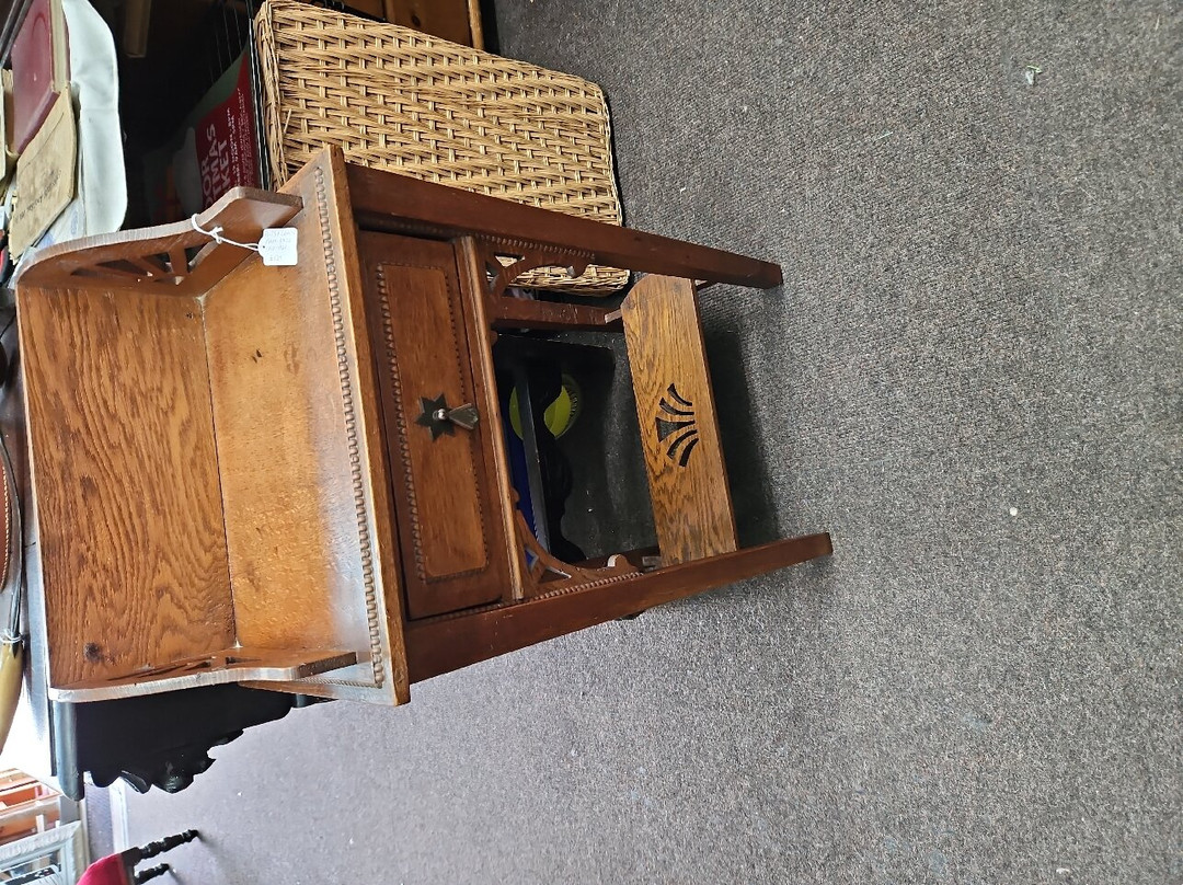 CNG Antiques and Collectables景点图片