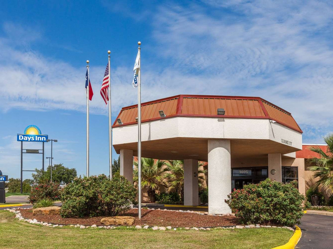 Days Inn by Wyndham Sherman