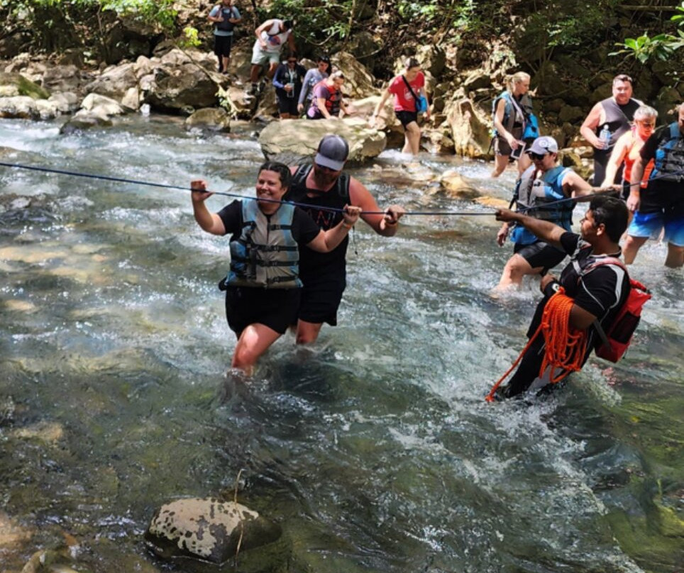La Leona Waterfall Finca Curubanda景点图片