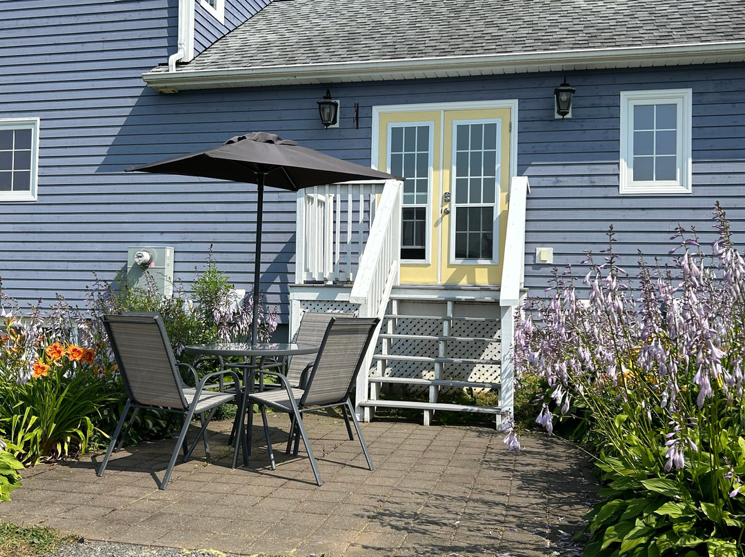 Tides Inn Hall's Harbour主图