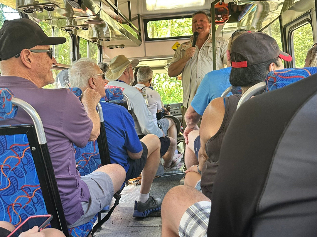 Puerta Limon Monster Bus & Rainforest Expedition景点图片