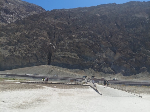 炉管井村酒店 - 公园内主图