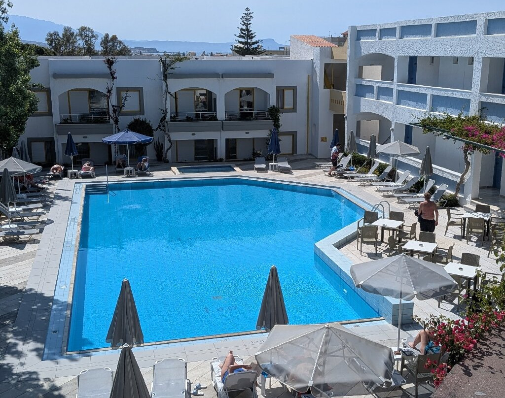 Apollon Hotel Apartments主图