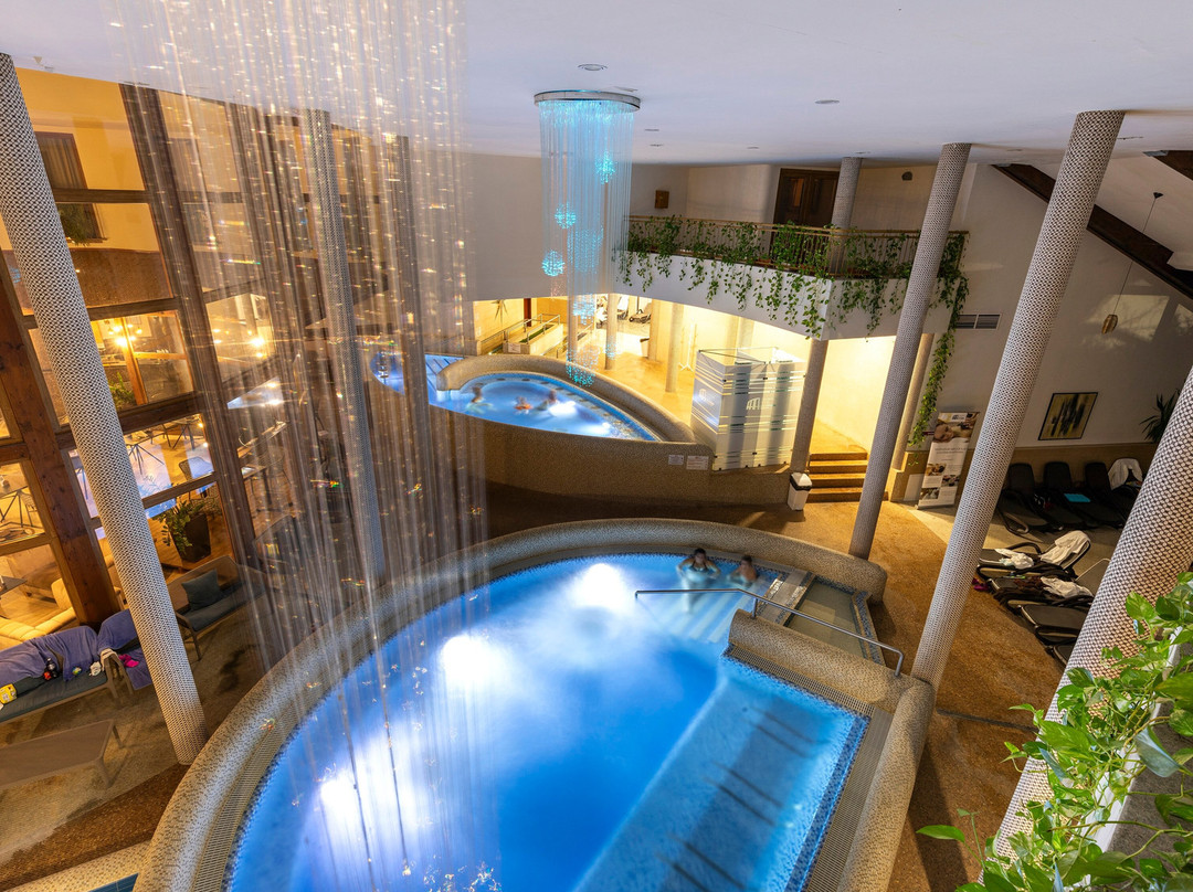 Colosseum Hotel Morahalom主图