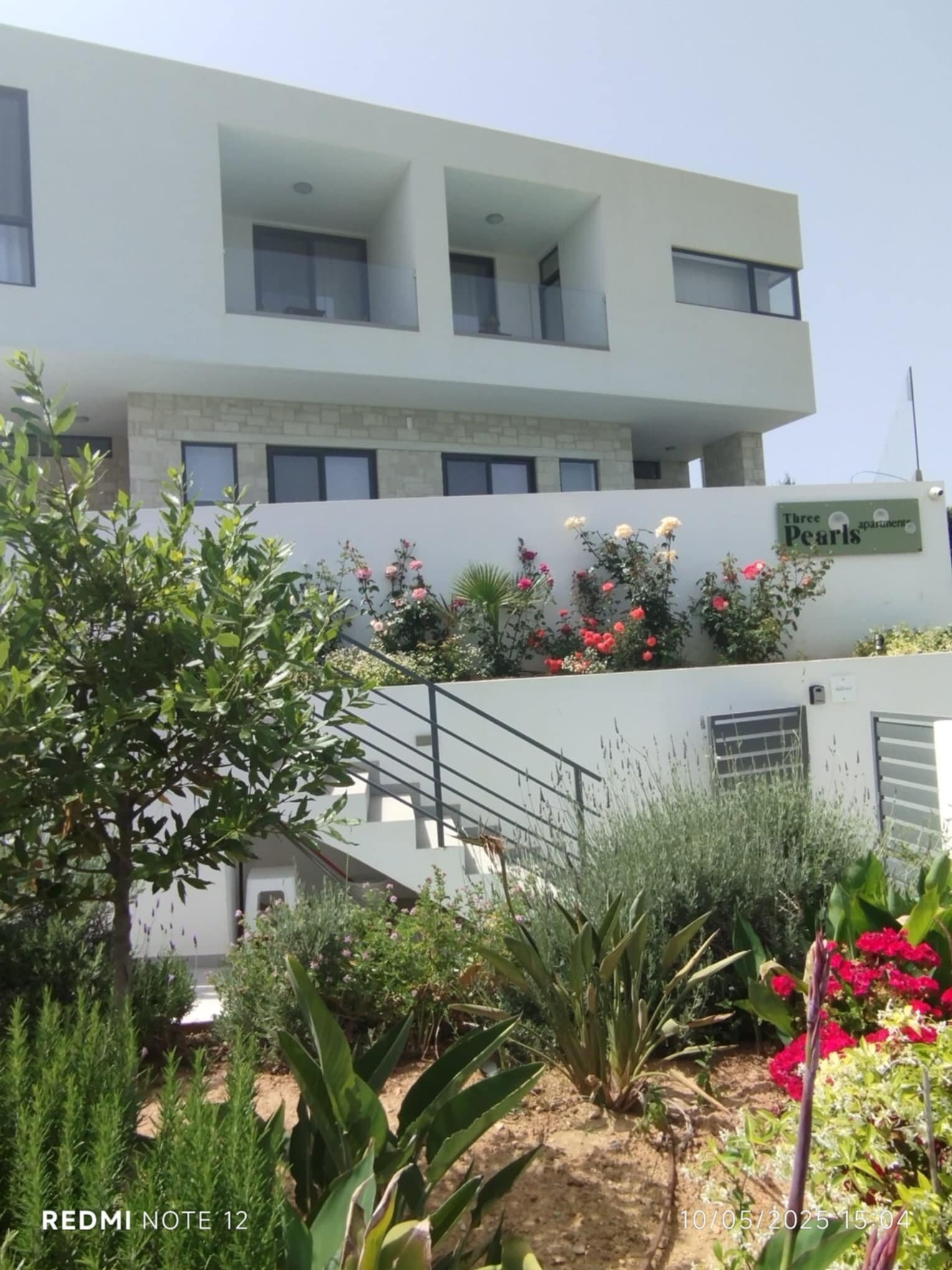 Three Pearls Apartments, Rose-客卧