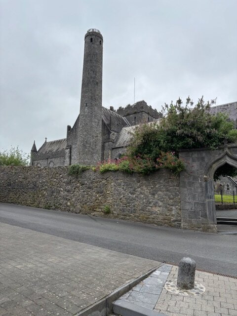 St. Canice's Cathedral & Round Tower-基尔肯尼必去景点