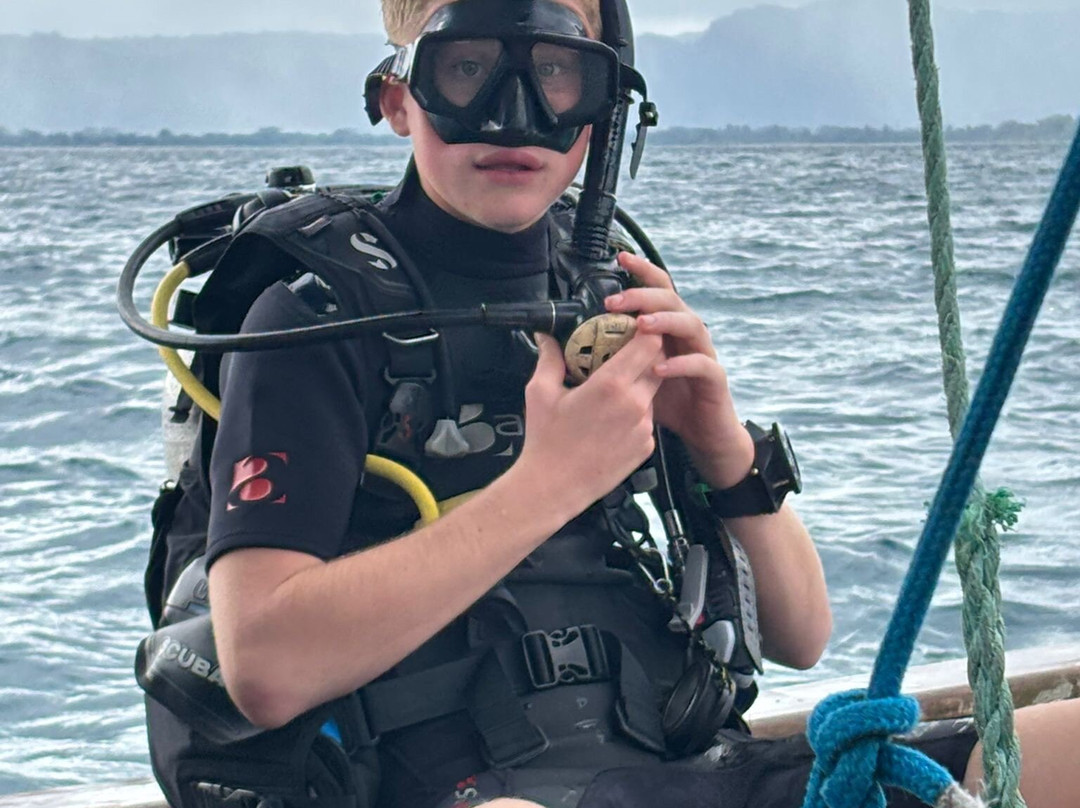 Big Blue Scuba Diving-维拉港必去景点
