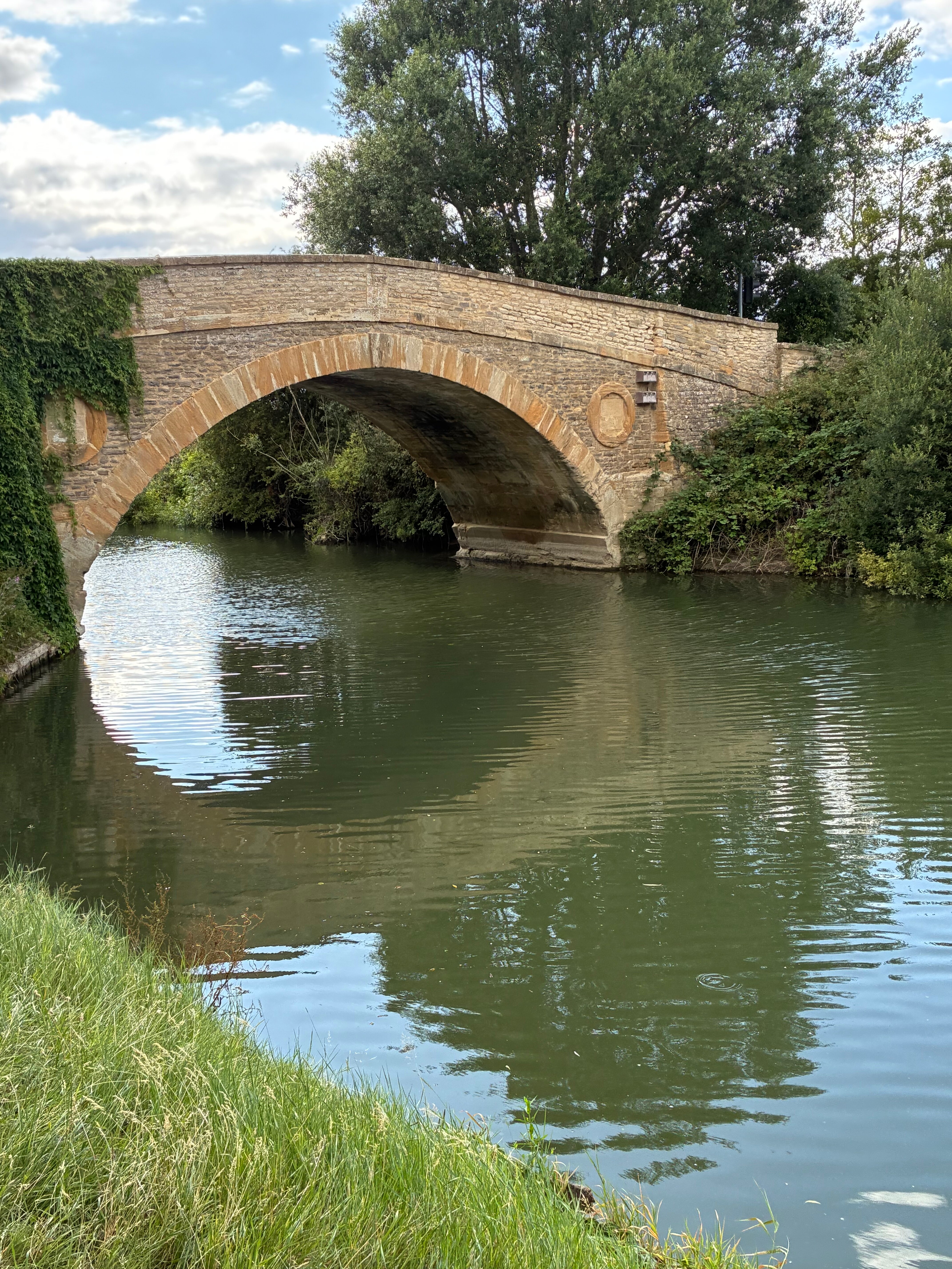 The Trout At Tadpole Bridge-官方