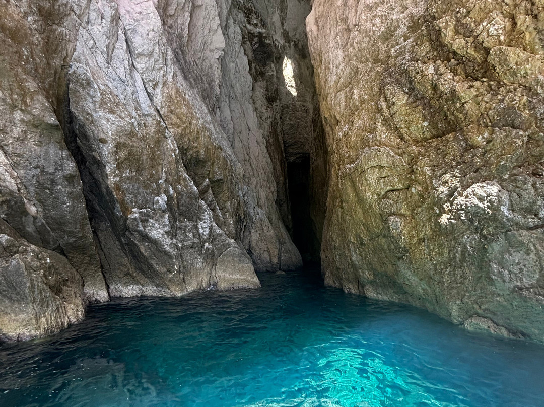 Psarou cruises-Meso Gerakari必去景点