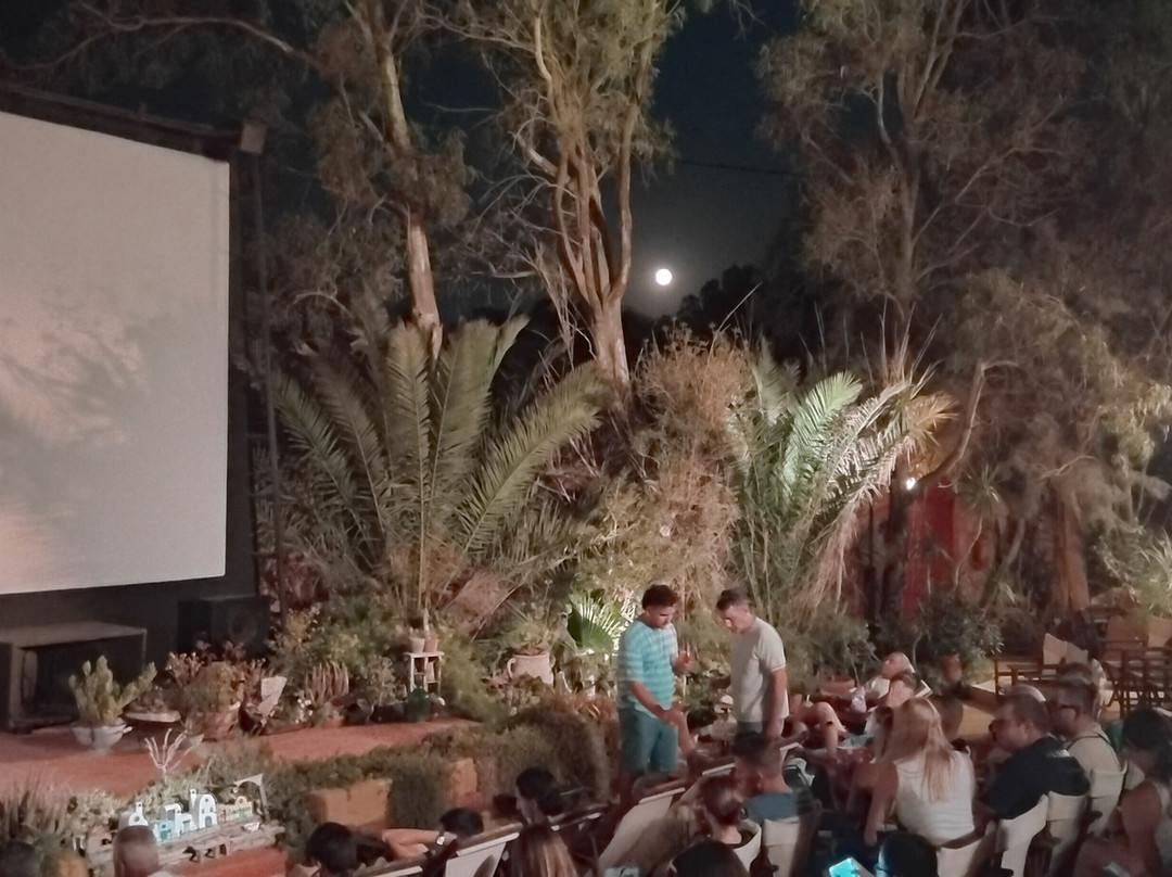 Open Air Cinema Kamari-卡马里必去景点