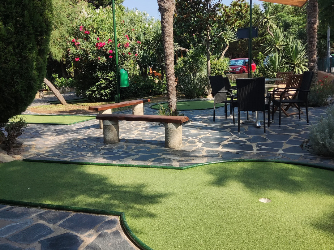 Minigolf Carmanso-艾姆布里亚布拉瓦必去景点