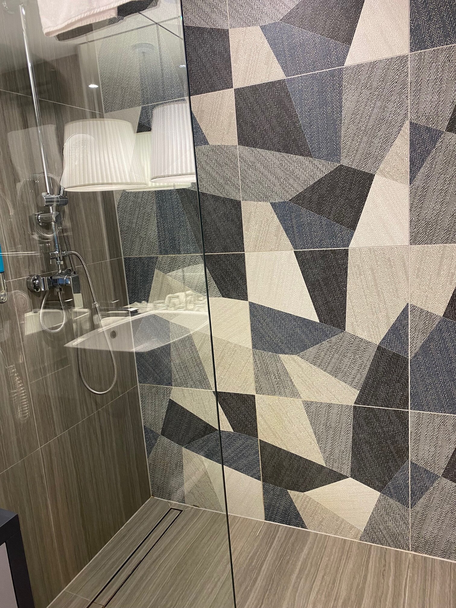 Science Hotel-浴室