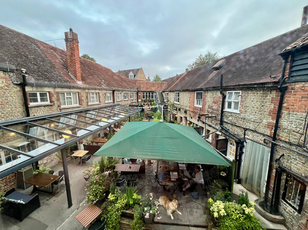 The Old Bell Inn主图