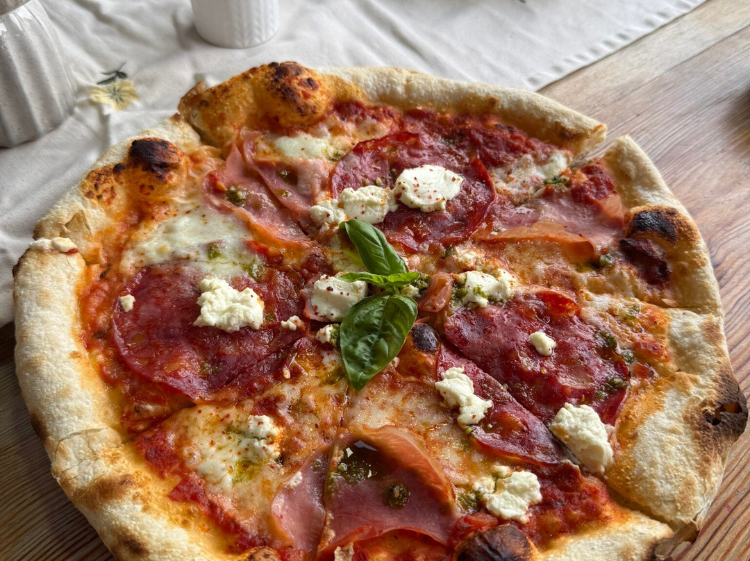 Pizza Art Monte & Pomodori