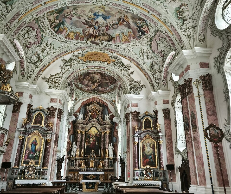 Parrocchia di San Michele Arcangelo-圣坎迪多必去景点