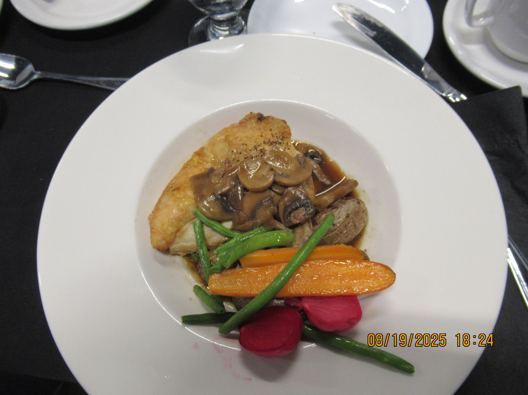 Maple Leaf Tours-金斯顿必去景点