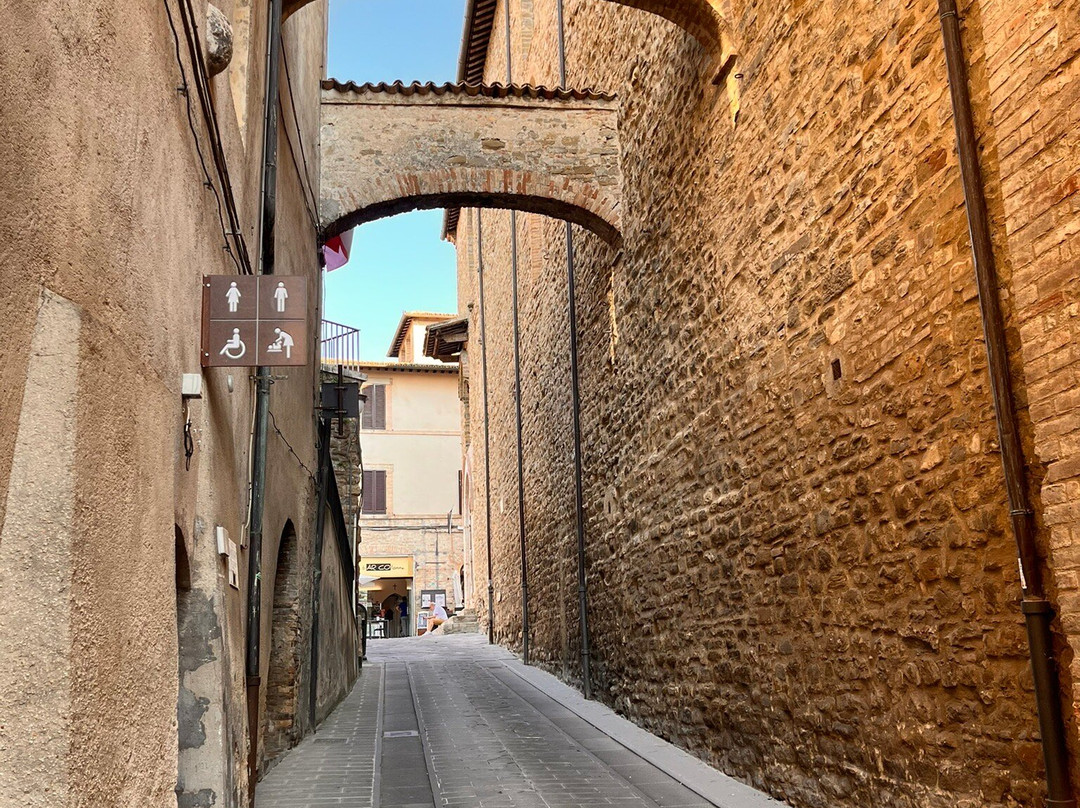 Piazza Silvestri-Bevagna必去景点