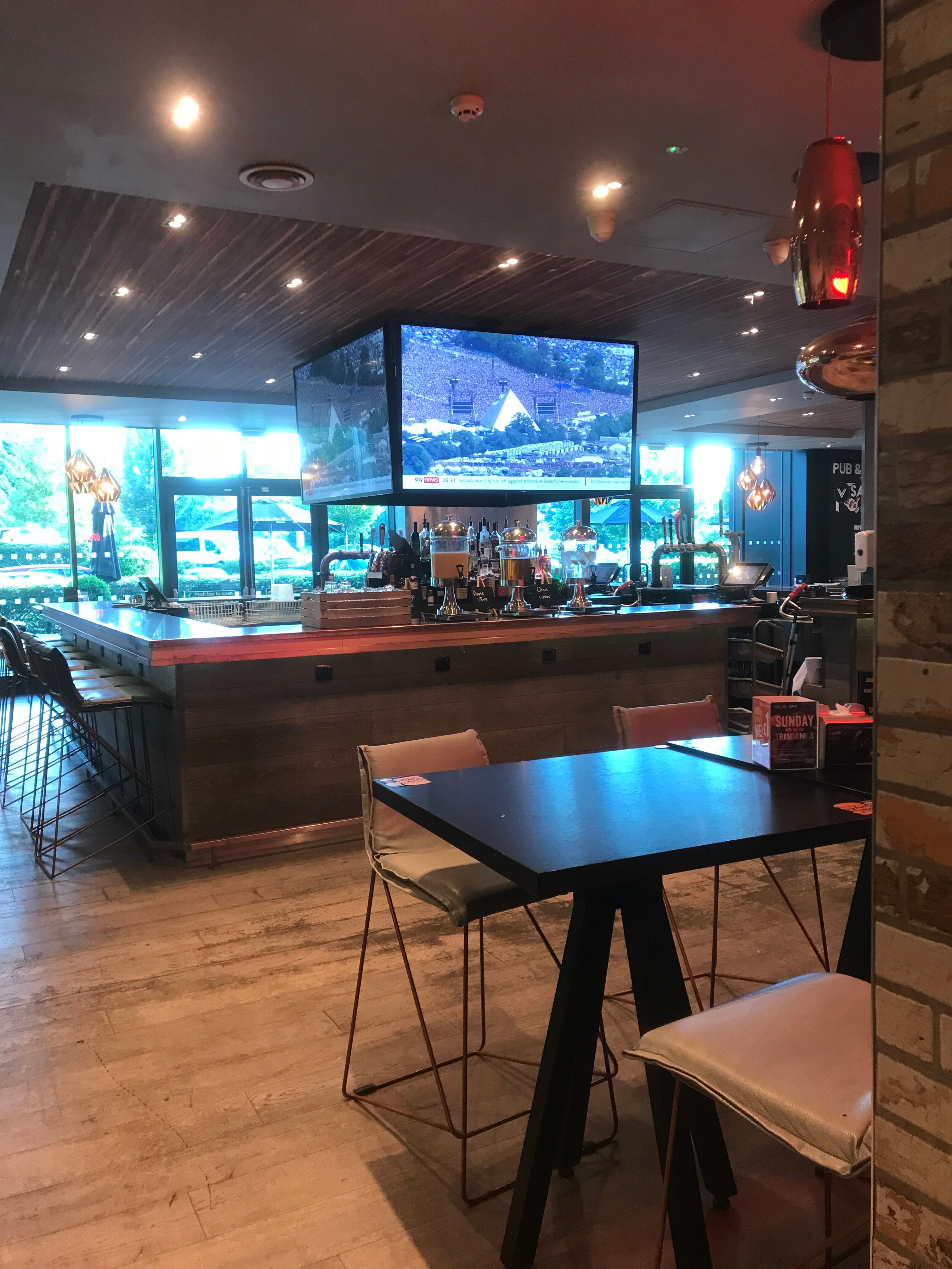 Village Hotel Solihull-浴室