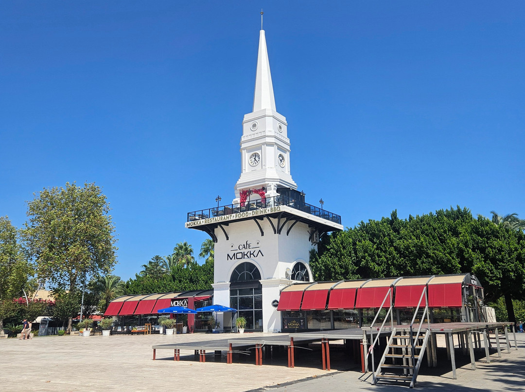 Kemer Cumhuriyet Meydanı-凯梅尔必去景点