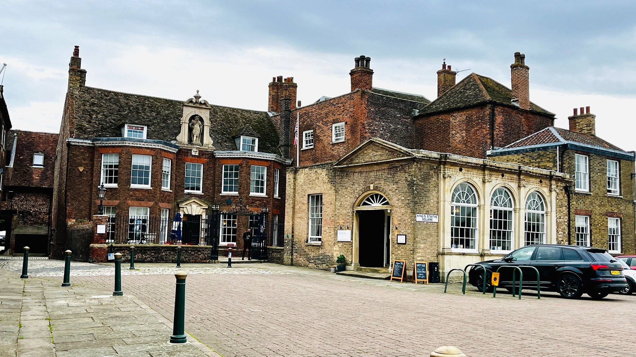 Bank House Hotel-官方