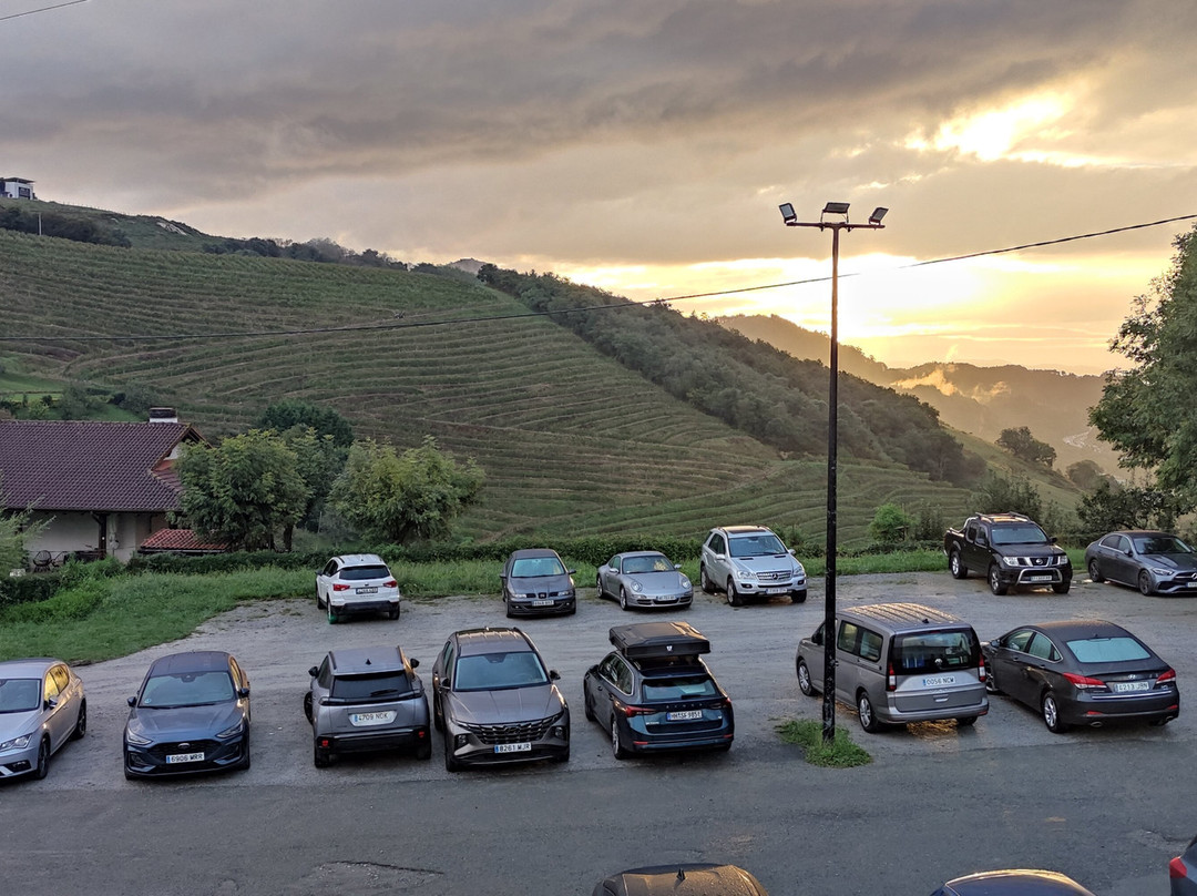 Hotel Berazadi Berri主图