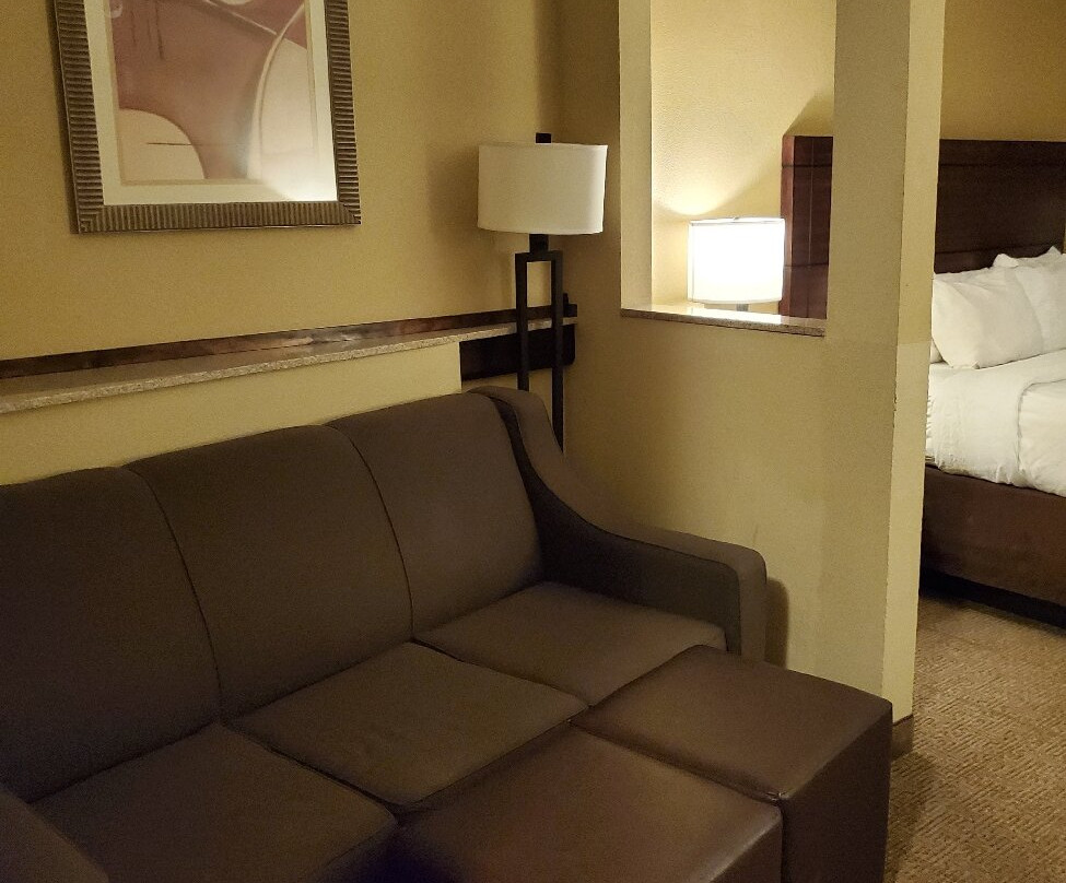 Comfort Inn & Suites Monggomery主图