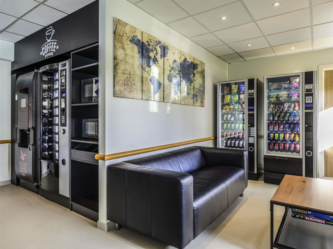 Velaine-sur-Sambre酒店住宿-沙勒罗瓦机场宜必思快捷酒店