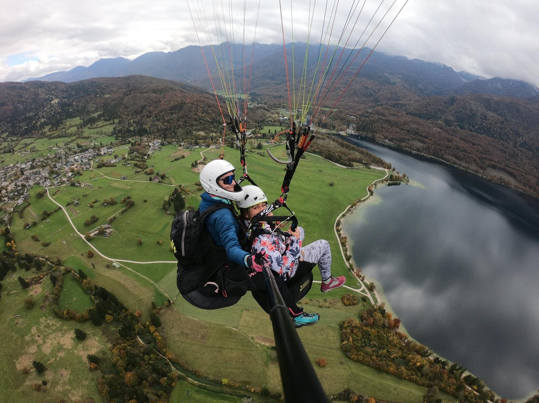 Loop Team Tandem Paragliding Bohinj-博希尼湖必去景点