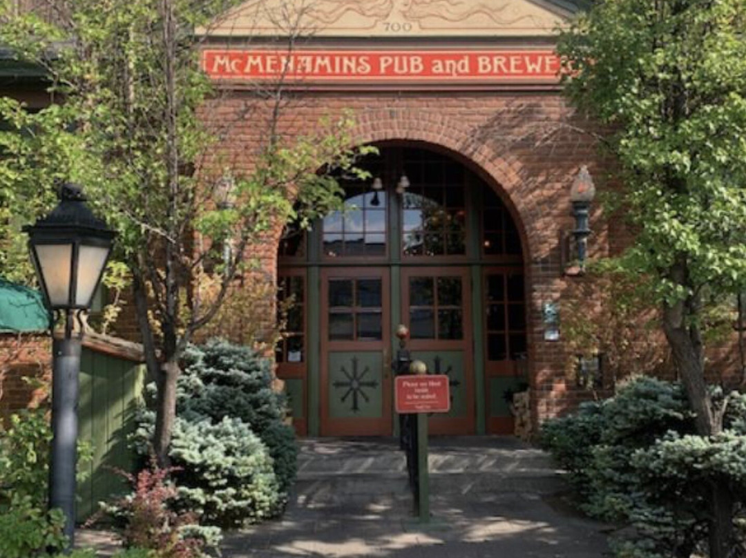 McMenamins Old St. Francis School主图