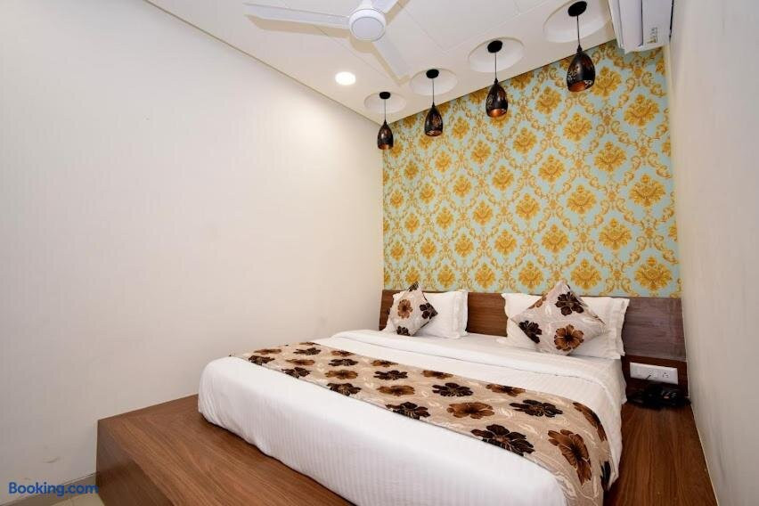 Dehgam酒店住宿-Hotel Pearl Villa