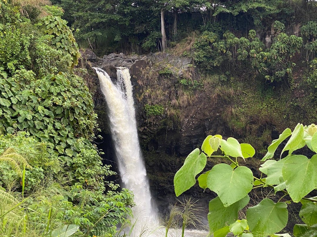彩虹瀑布-希洛必去景点