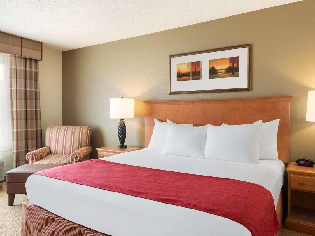 Country Inn & Suites by Radisson, Davenport, IA