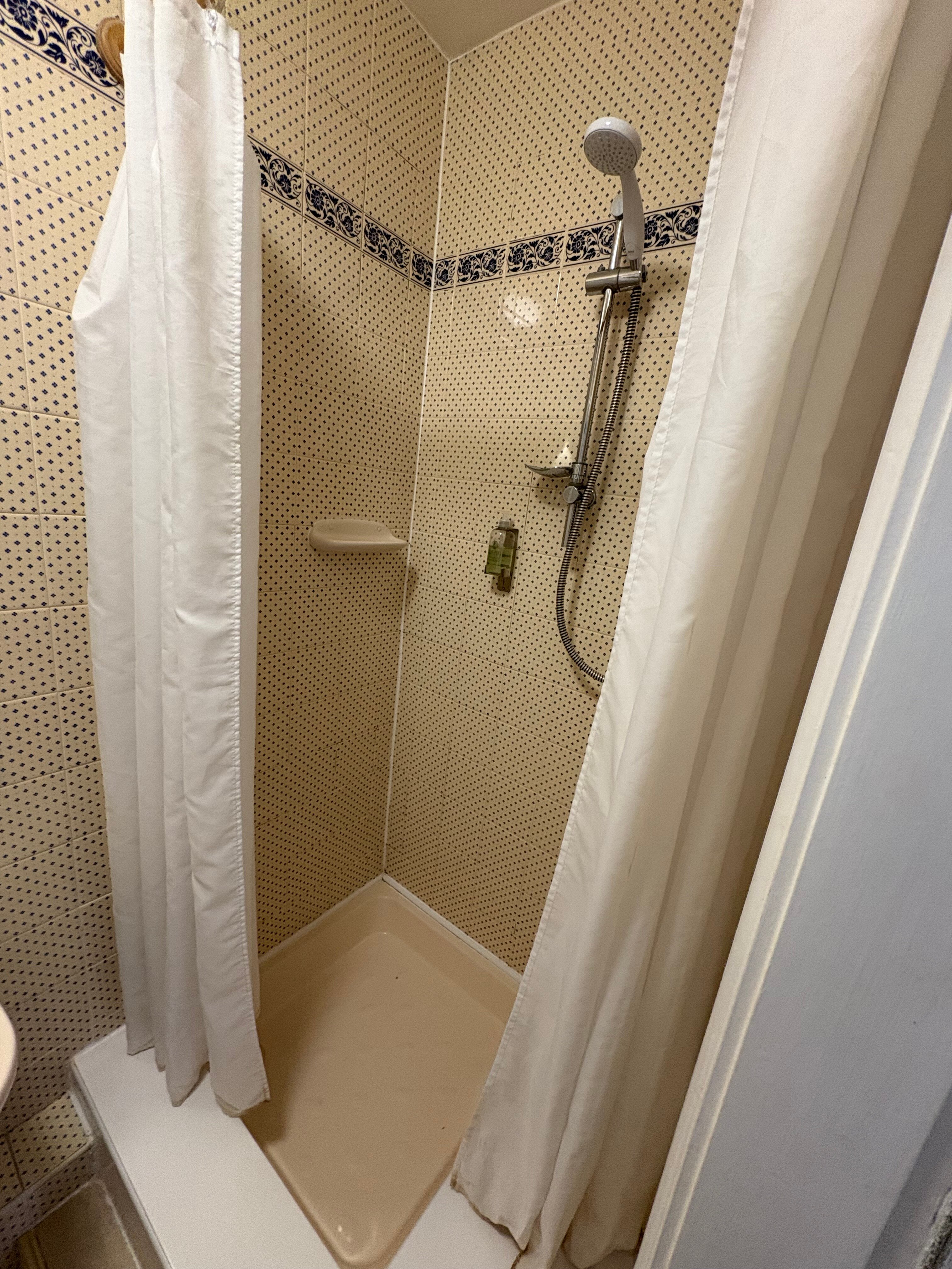 Royal Oak Hotel-浴室